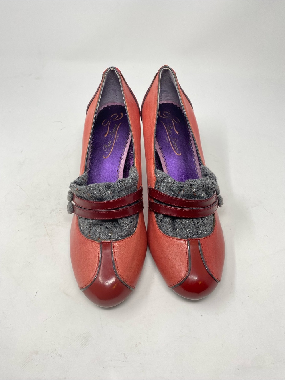 Poetic License Love Letter Mary Jane Red Leather Heels Gray Fabric Trim Retro - Picture 2 of 12